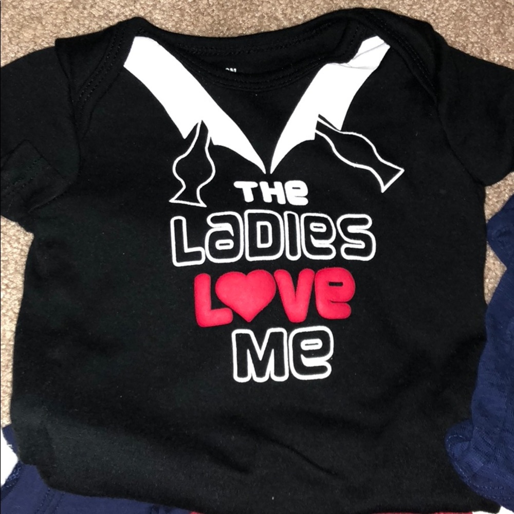 Lot of short and long sleeve graphic onesies! - Picture 2 of 4